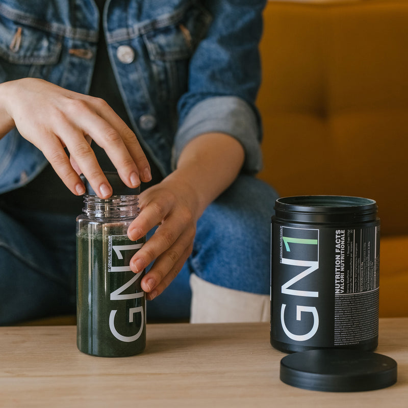 Incarca imaginea in galerie, GN1 360g 30 serv Genius Nutrition - Supliment nutritiv complet care contine vitamine, minerale, plante adaptogene, enzime digestive si probiotice, pentru a sustine sanatatea sistemului imunitar, hormonal si digestiv cu aroma de citrus apple